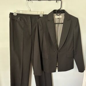 Tahari (Arthur S. Levine) - Woman's Suit